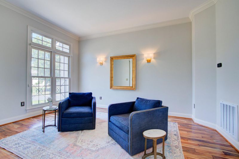 43585 Jackson Hole Cir, Leesburg, VA 20176
