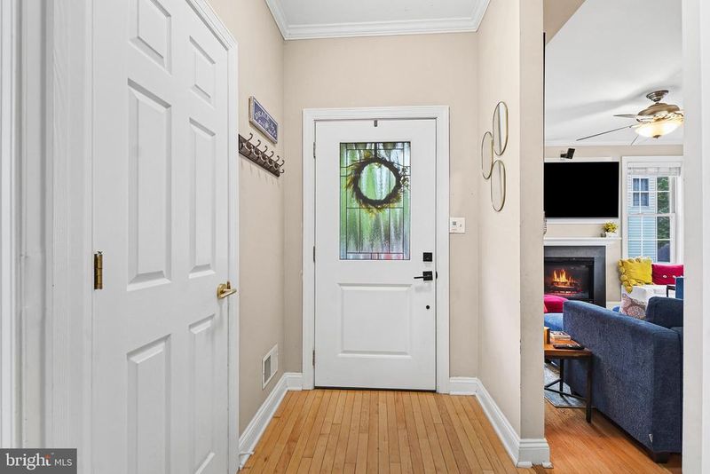711 Mimosa Cove Rd, Deale, MD 20751