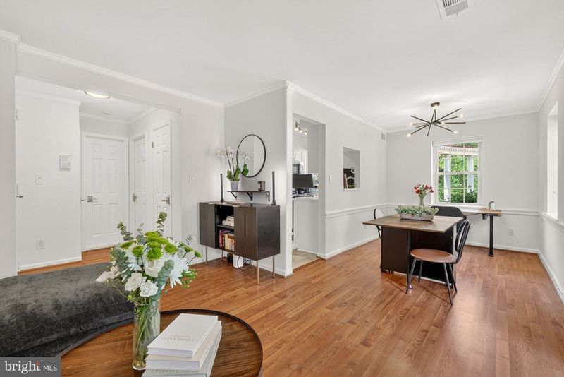 1301 E Abingdon Dr #1, Alexandria, VA 22314