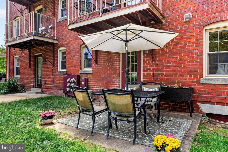 1301 E Abingdon Dr #1, Alexandria, VA 22314