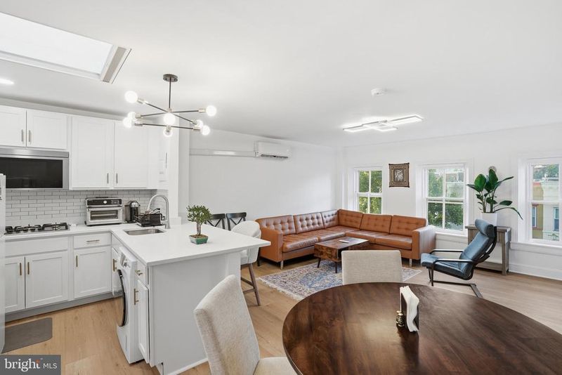 313 C St SE, Washington, DC 20003