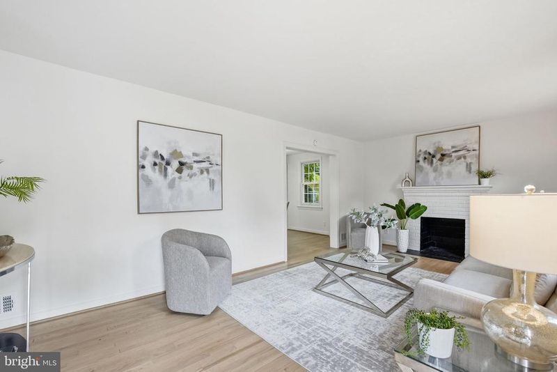 5948 10th Rd N, Arlington, VA 22205