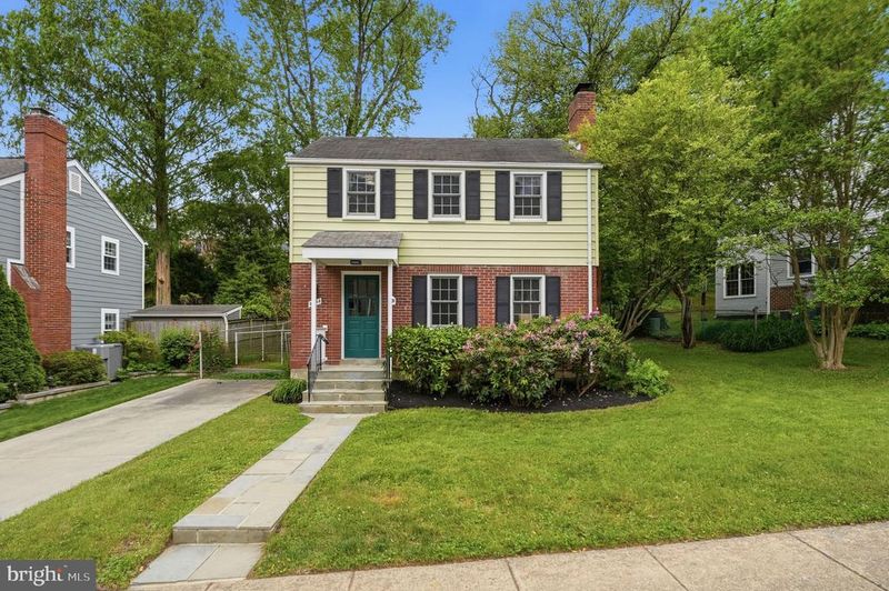 5948 10th Rd N, Arlington, VA 22205