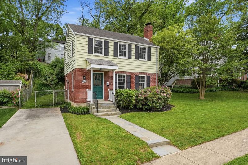 5948 10th Rd N, Arlington, VA 22205