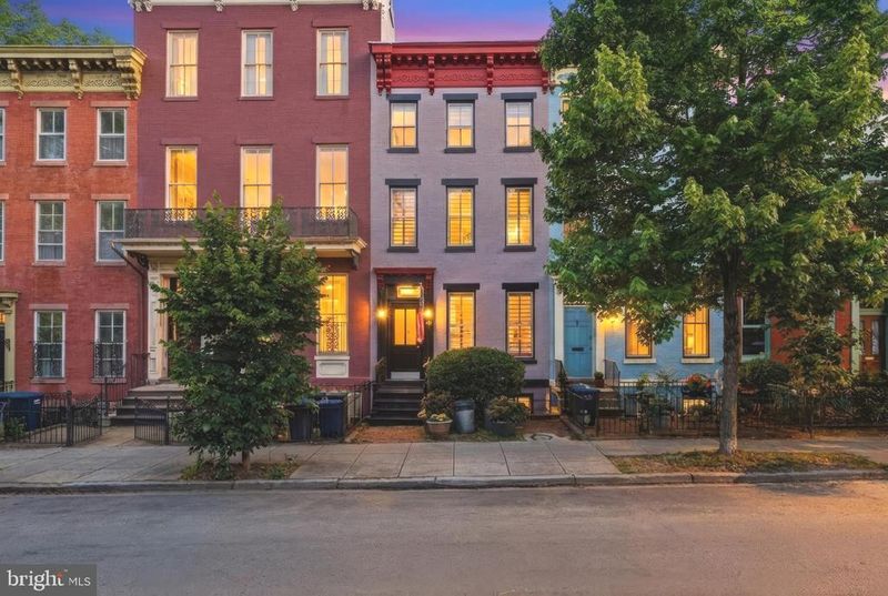 313 C St SE, Washington, DC 20003