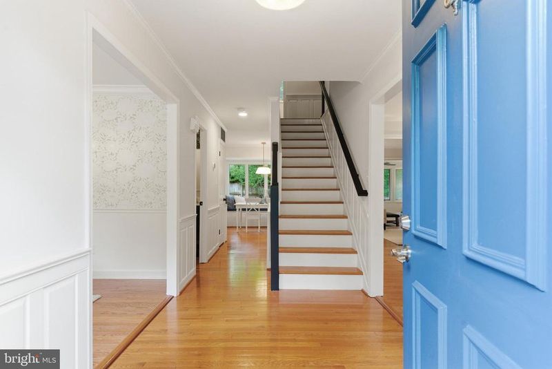 10174 Bessmer Ln, Fairfax, VA 22032