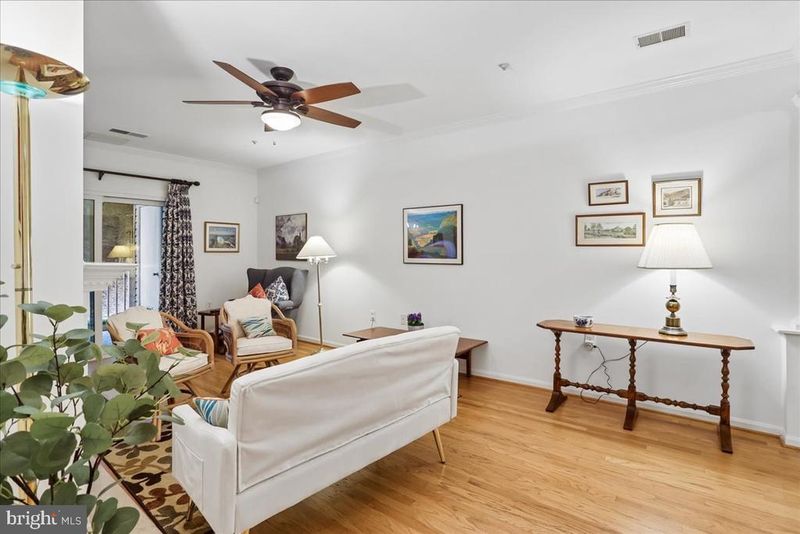 7011 Falls Reach Dr #101, Falls Church, VA 22043
