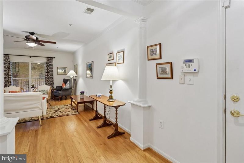 7011 Falls Reach Dr #101, Falls Church, VA 22043