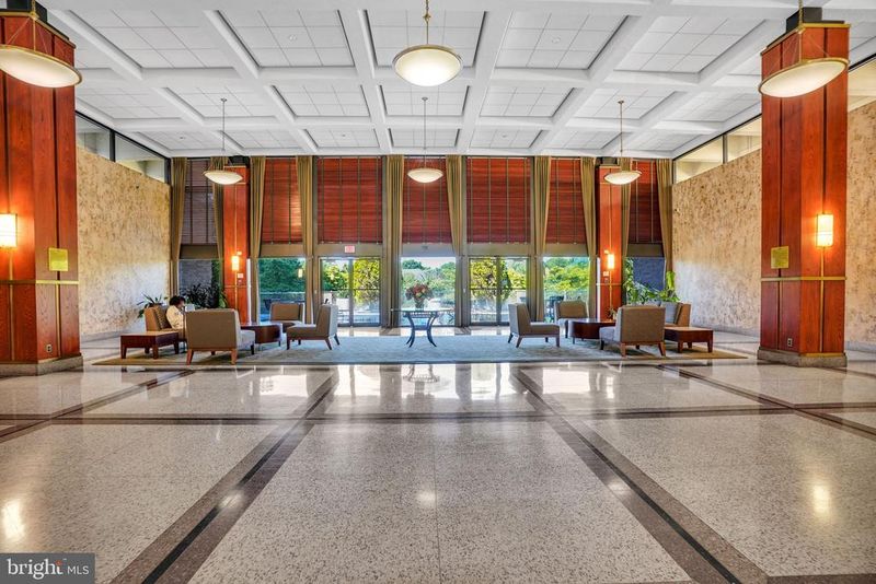 5501 Seminary Rd #1908S, Falls Church, VA 22041