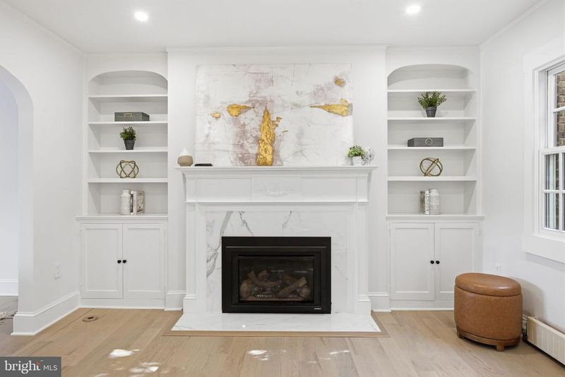 1711 Surrey Ln NW, Washington, DC 20007