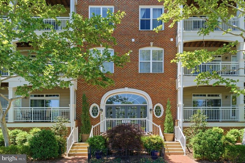 5112 Donovan Dr #101, Alexandria, VA 22304