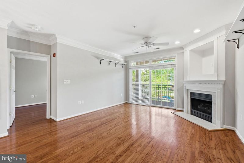 5112 Donovan Dr #101, Alexandria, VA 22304