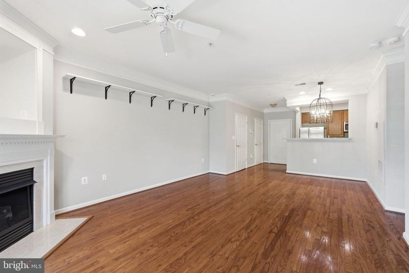 5112 Donovan Dr #101, Alexandria, VA 22304