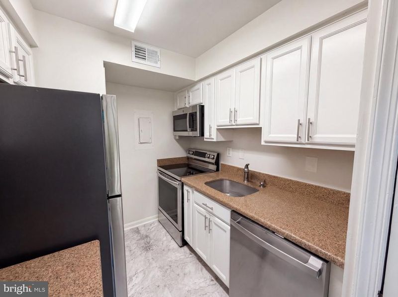 3820 V St SE #202, Washington, DC 20020