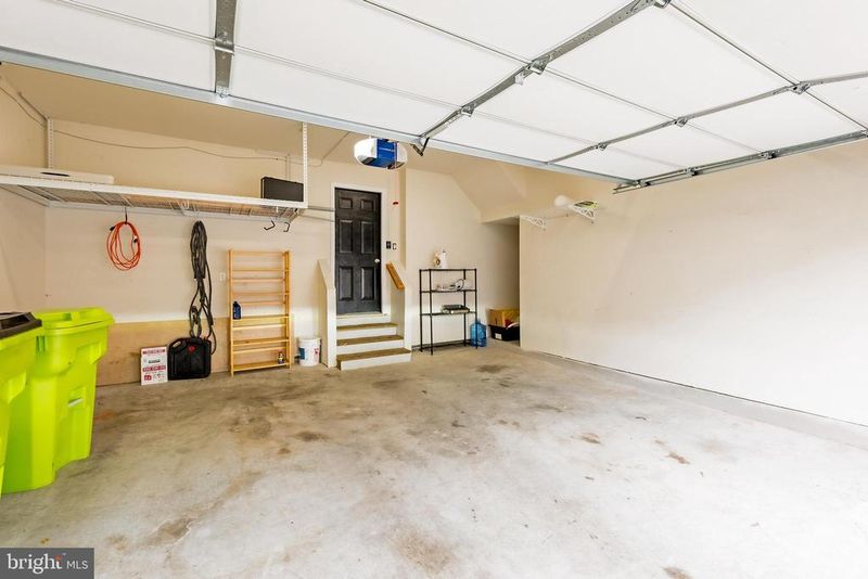 3385 Beechcliff Dr, Alexandria, VA 22306