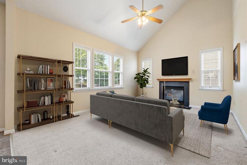 100 Crossing Pointe Ct, Frederick, MD 21702