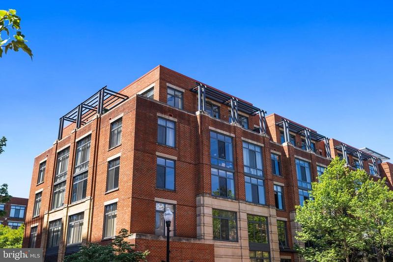 520 John Carlyle St #402, Alexandria, VA 22314