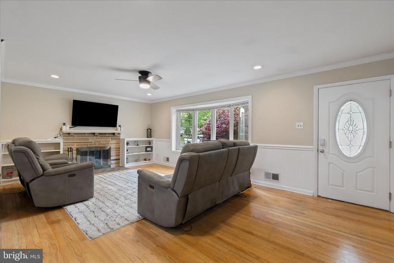 735 Cottonwood Dr, Severna Park, MD 21146
