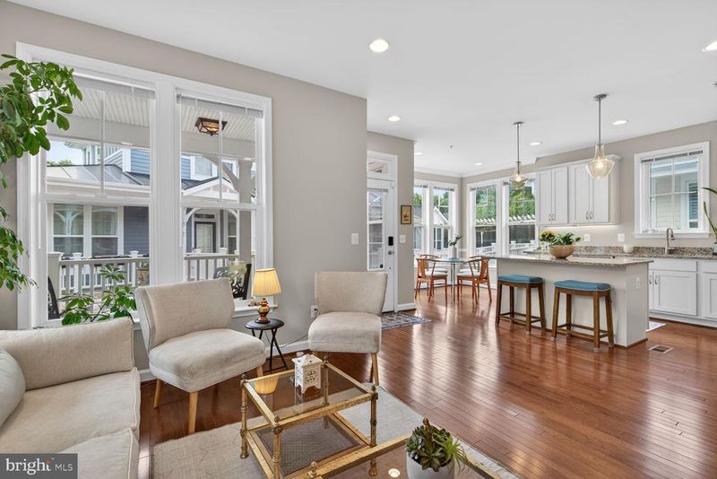 1006 Railroad Ave, Falls Church, VA 22046