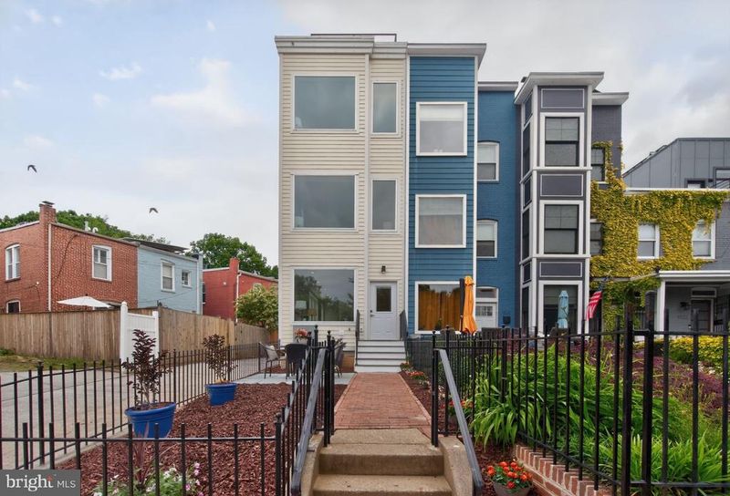 1516 North Carolina Ave NE #1, Washington, DC 20002