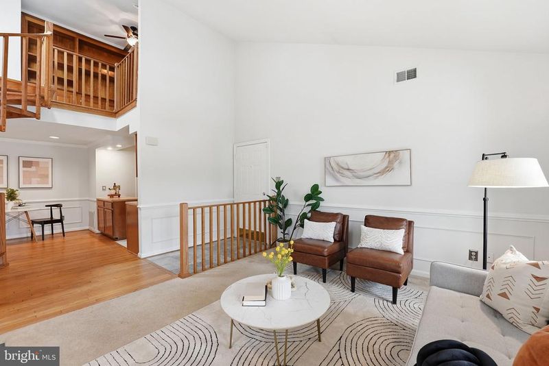 6057 Essex House Sq #B, Alexandria, VA 22310