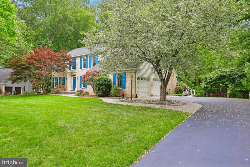 6621 Belle Chase Ct, Gaithersburg, MD 20882