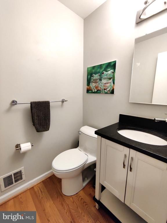 22 W Chapman St #A, Alexandria, VA 22301