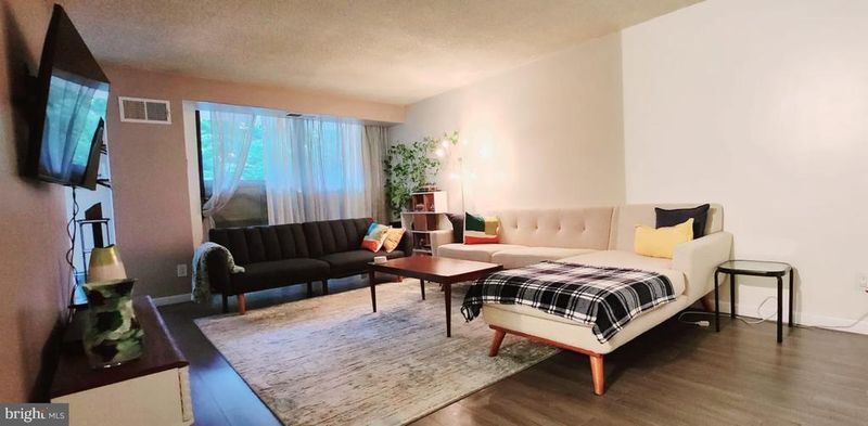 2300 Pimmit Dr #413, Falls Church, VA 22043