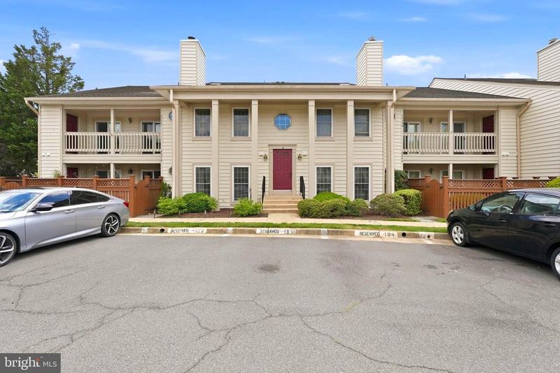 6057 Essex House Sq #B, Alexandria, VA 22310