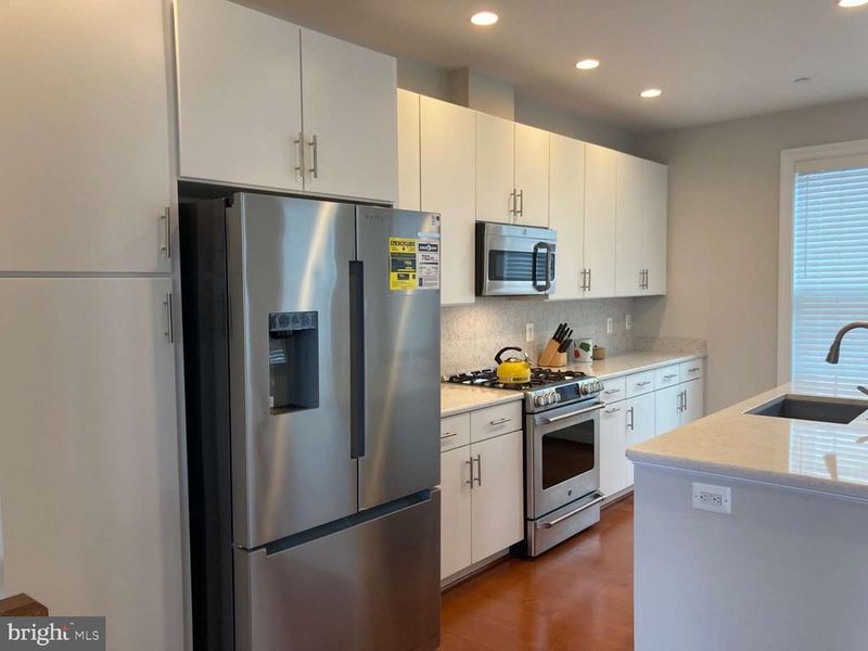 805 N Woodrow St, Arlington, VA 22203