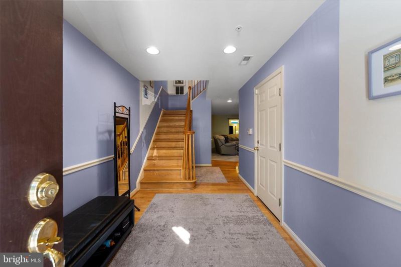 21 Blue Hosta Way, Rockville, MD 20850