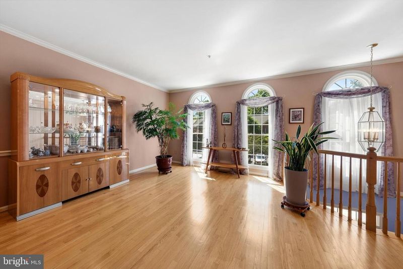 21 Blue Hosta Way, Rockville, MD 20850