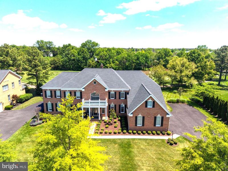 15214 Golf View Dr, Haymarket, VA 20169