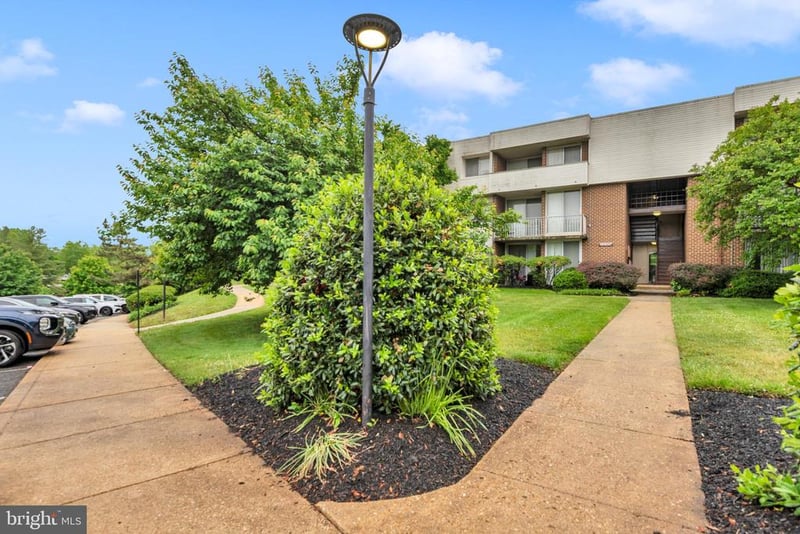 10237 Prince Pl #25-307, Upper Marlboro, MD 20774
