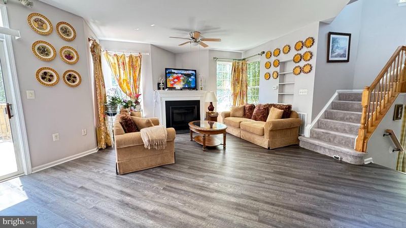 21512 Tamarack Ridge Sq, Sterling, VA 20164