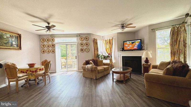 21512 Tamarack Ridge Sq, Sterling, VA 20164