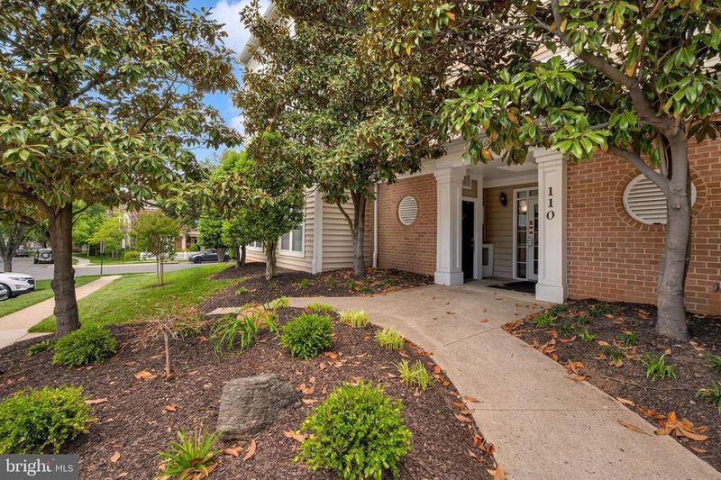 110 Watkins Pond Blvd #1-103, Rockville, MD 20850