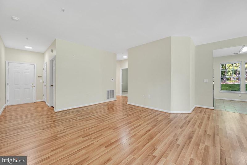 110 Watkins Pond Blvd #1-103, Rockville, MD 20850