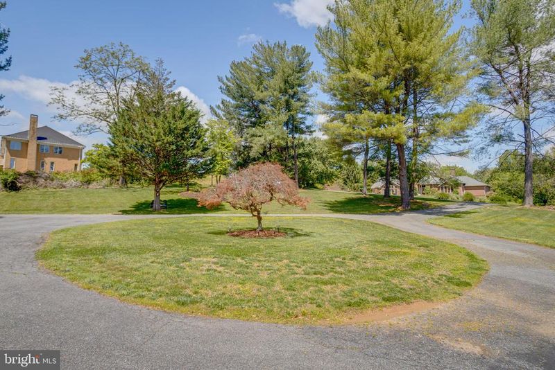 30 Piney Meetinghouse Ct, Potomac, MD 20854