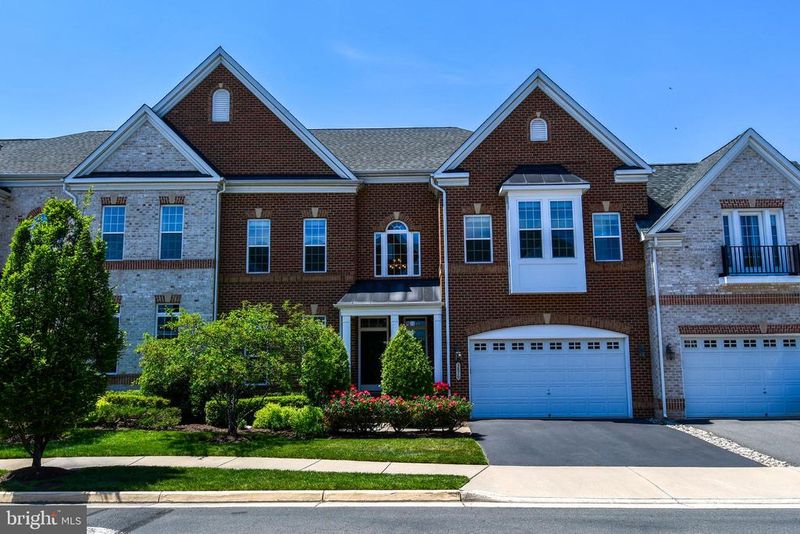 3876 Billberry Dr, Fairfax, VA 22033