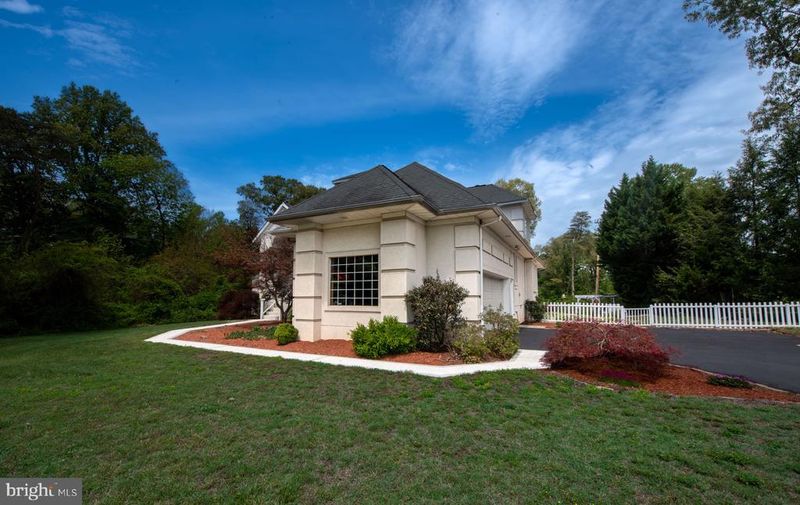 1054 Bayard Rd, Lothian, MD 20711