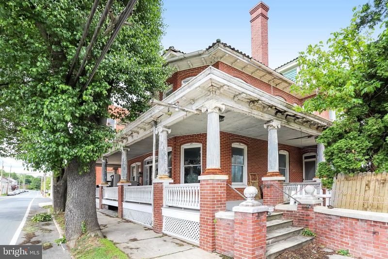 4 Main St, Woodsboro, MD 21798