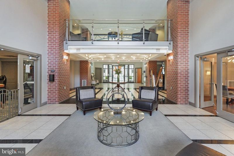 1021 N Garfield St #233, Arlington, VA 22201