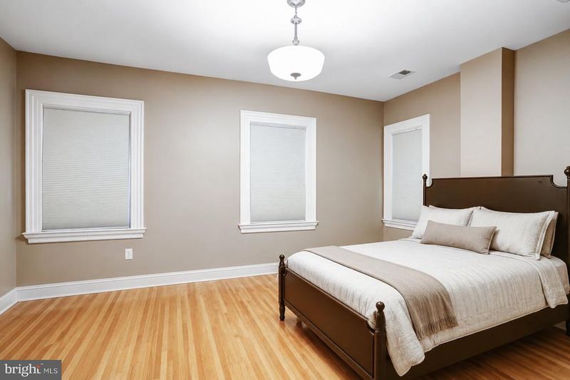4 Main St, Woodsboro, MD 21798
