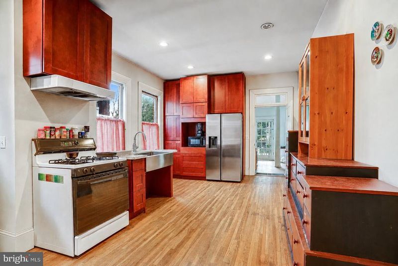 4 Main St, Woodsboro, MD 21798