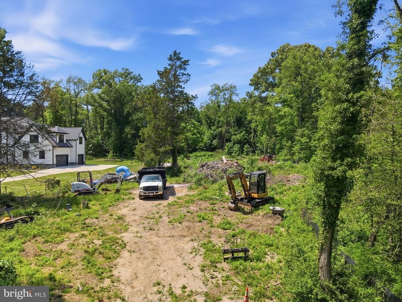 5516 Summit St, Centreville, VA 20120