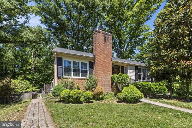 9112 Grist Mill Rd, Alexandria, VA 22309