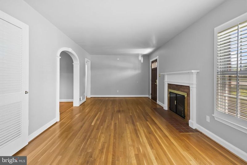 9112 Grist Mill Rd, Alexandria, VA 22309