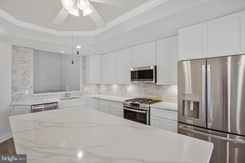 322 Hamlet Cir, Edgewater, MD 21037