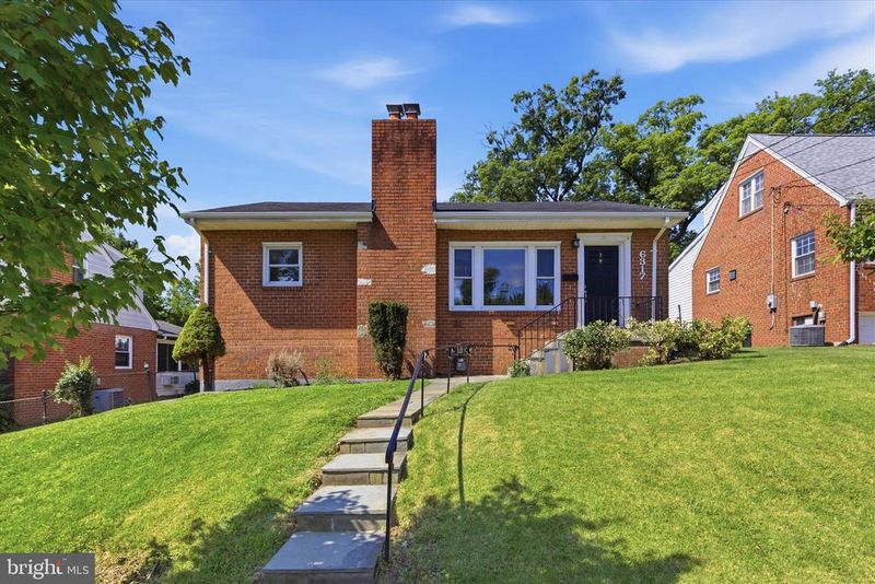 6317 Jason Ave, Cheverly, MD 20785